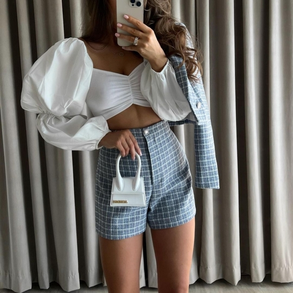 Exaggerated sleeves crop top - Picture 1 of 7